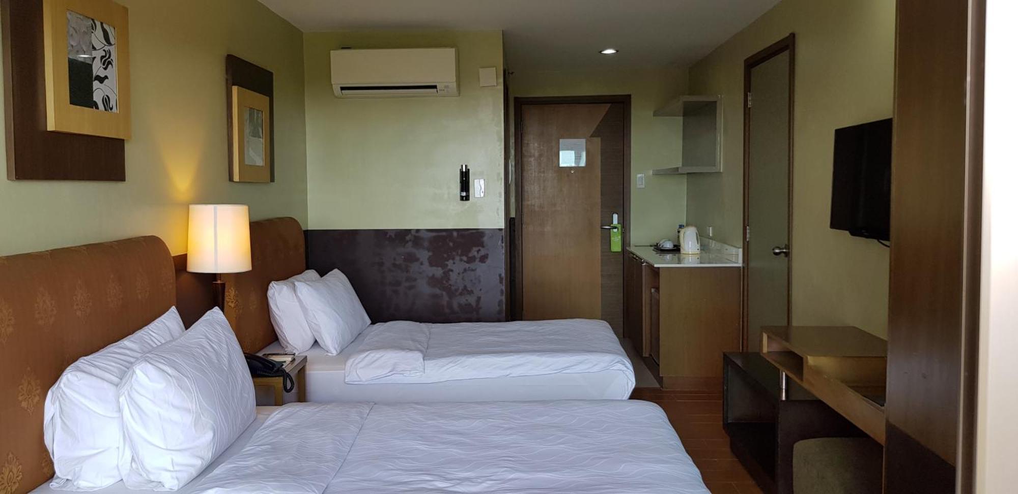 One Tagaytay Place Private Residences Tagaytay City Exterior photo