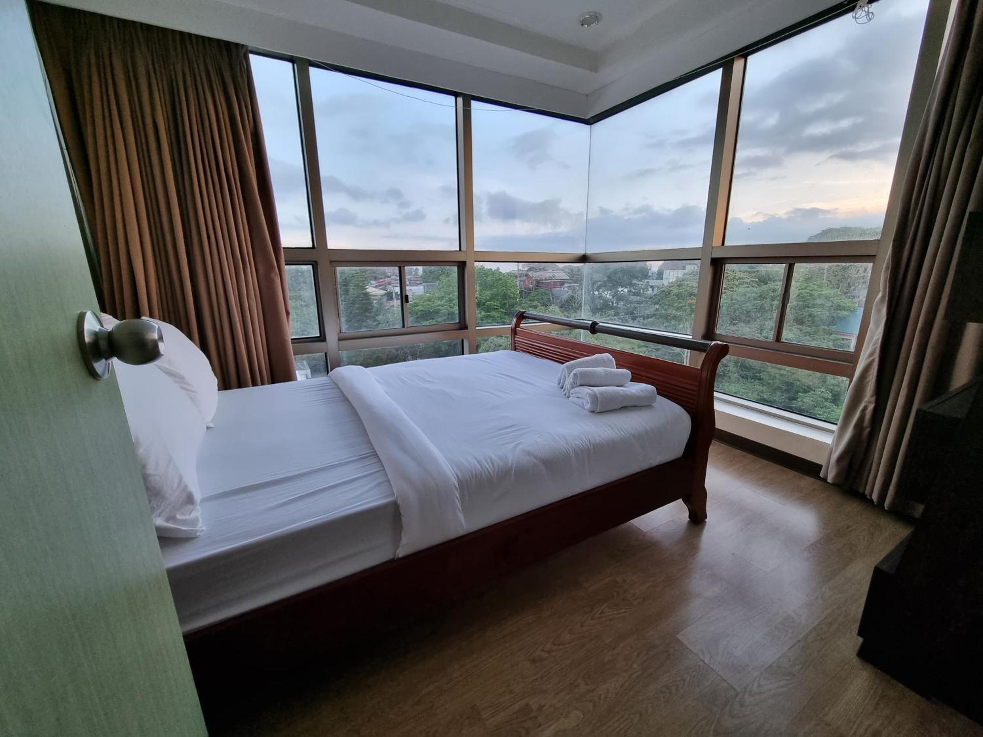 One Tagaytay Place Private Residences Tagaytay City Exterior photo